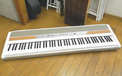 KORG �d�q�s�A�m