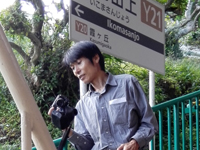 ����R��w