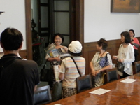 ���V���}����