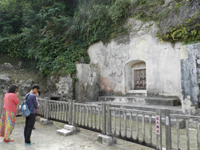 ���� ���J��