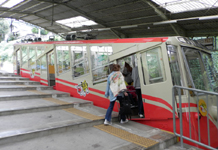 �M�M�R �P�[�u���J�[