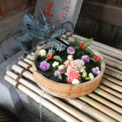 �Q����s ����_��